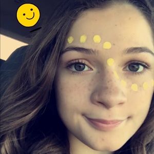 Meet your Posher, Chloe